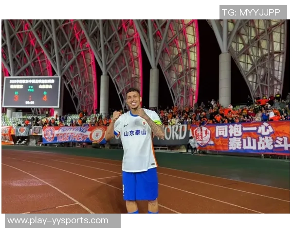 克雷桑抵达中国泰山队教练组安排彭啸陈泽仕一周假期 克雷桑抵达中国泰山队教练组安排彭啸陈泽仕一周假期